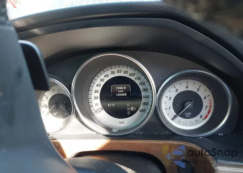 2014 Mercedes-Benz E 350 4Matic z USA, uszkodzony, nr VIN WDDHF8JB4EA820833